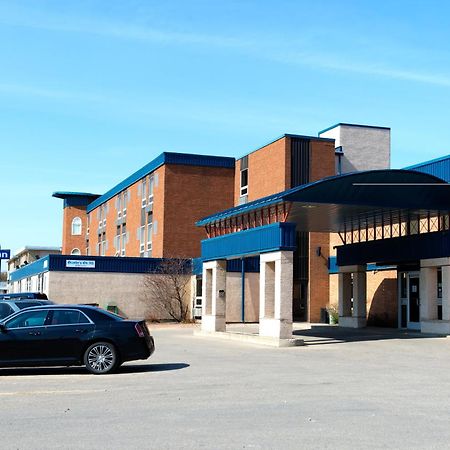 Days Inn by Wyndham Estevan Exterior foto