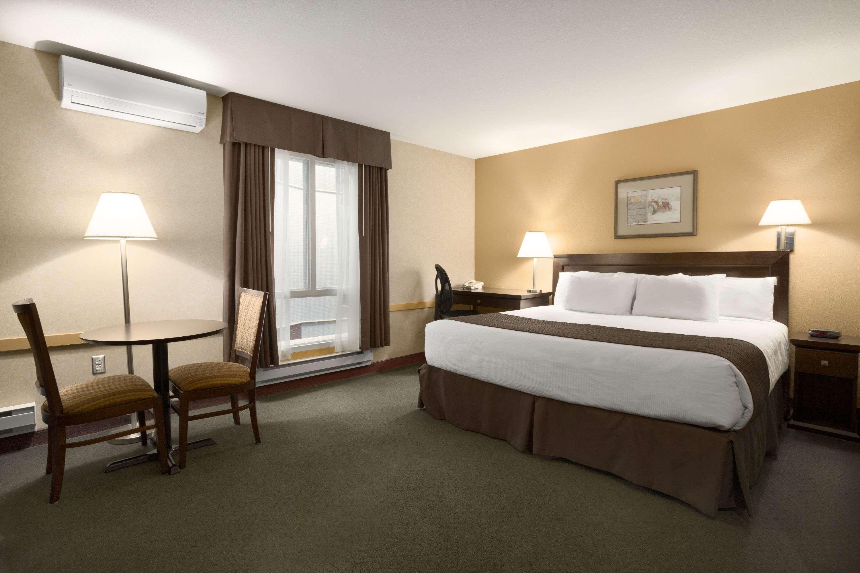 Days Inn by Wyndham Estevan Exterior foto